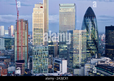 Londra dall'alto vista dalla sommità di Londra in autunno tramonto, Greater London, England, Regno Unito Regno Unito 2019 Foto Stock