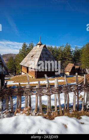 Autentico villaggio serbo Sirogojno, mountain Zlatibor, Serbia Foto Stock