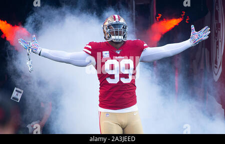 Santa Clara, CA, Stati Uniti d'America. Il 7 ottobre, 2019. San Francisco 49ers tackle difensivo togliere Buckner (99) entra nel campo durante una partita a Levi's Stadium il lunedì, 7 ottobre 2019 a Santa Clara, California Credito: Paolo Kitagaki Jr./ZUMA filo/Alamy Live News Foto Stock