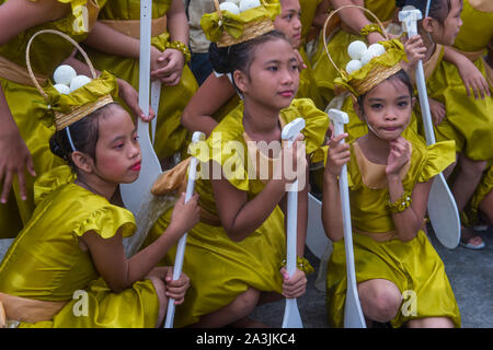 Partecipante al festival Higantes ad Angono Filippine Foto Stock