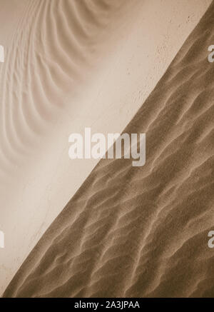 Ridge al dune di sabbia nel deserto vicino a Yuma, AZ Foto Stock