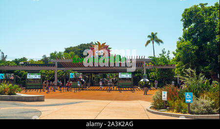 San Diego, California/USA - Agosto 12, 2019 San Diego Zoo Safari Park, l'entrata principale. Alloggiamento dello Zoo oltre 3.700 animali e situato in Balboa Park Foto Stock