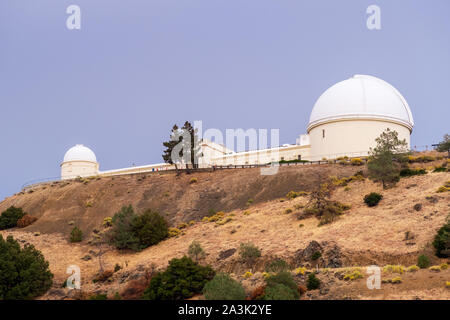 La storica leccare osservatorio (di proprietà e gestito dall'Università di California) sulla cima di Mt Hamilton; San Jose, San Francisco Bay Area, Californ Foto Stock