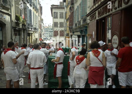 Festeggiamenti nel sud-ovest della Francia, pasakdek Foto Stock