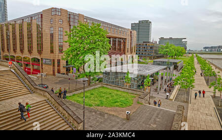 L'Hotel Hyatt Regency sul Reno la sponda orientale a Colonia, in Germania. Foto Stock