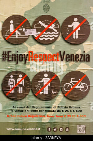 Venezia / Italia - 16 Febbraio 2018: Godetevi il rispetto Venezia informazioni pubbliche poster a Venezia Italia Foto Stock