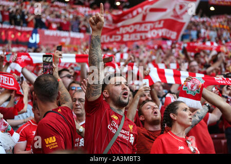 MADRID, Spagna - 01 giugno 2019: ventole Liverpools mostrato durante la finale di 2019/20 finale di UEFA Champions League. Foto Stock