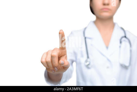 Medico donna la mano toccare vuota dello schermo virtuale Foto Stock