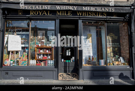 Il Royal Mile Whisky Shop sul Royal Mile di Edimburgo in Scozia Foto Stock