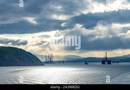 Dornoch,, Scozia - 28 Maggio 2019: Vista di piattaforme petrolifere in Dornoch bay Foto Stock