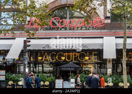 La Brasserie La Coupole di Parigi, Francia Foto Stock