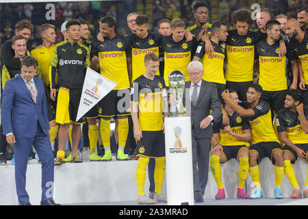 DORTMUND, Germania - Agosto 03, 2019: Borussia Dortmund squad nella foto durante la finale di 2019/20 supercoppa tedesca. Foto Stock