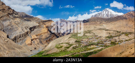 Panorama della Spiti valley e Kibber village Foto Stock