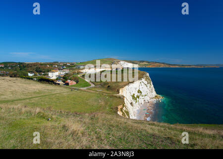 La baia di acqua dolce da Tennyson giù, Isle of Wight, Regno Unito Foto Stock