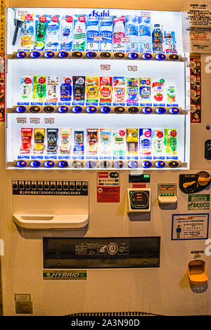 Prodotti alimentari e bevande Vendita di macchina di Taito, Giappone Foto Stock