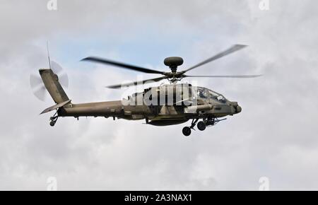 Army Air Corps WAH-64D attacco Apache elicottero airborne al 2019 Royal International Air Tattoo Foto Stock