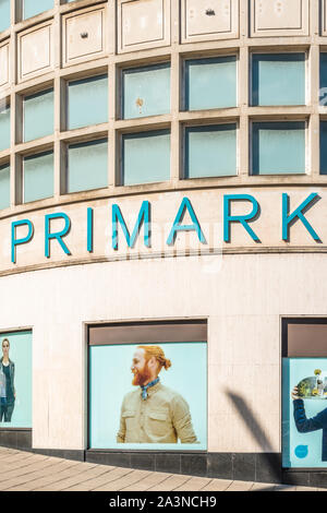 Il Horsefair, Broadmead, Bristol, Regno Unito. Primark occupa questo 1955 department store edificio chiamato ora a Bristol HOF. Avon. In Inghilterra. Regno Unito. Foto Stock