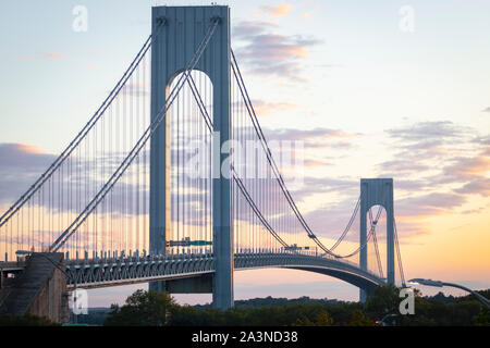 278, america, arco, architettura, blu, boroughs, ponte, brooklyn, città, paesaggio urbano, nuvole, isola di coney, design, doppia decked, centro, guida, eas Foto Stock