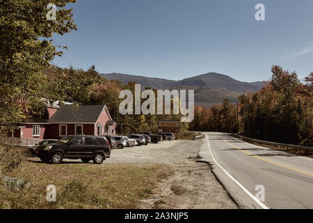 Jefferson, New Hampshire - Settembre 28th, 2019: Waterwheel Colazione e dono House Restaurant lungo il percorso 2 nelle White Mountains Foto Stock