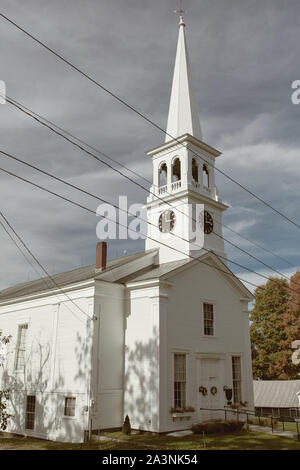 Peacham chiesa congregazionale nella piccola Nuova Inghilterra città di Peacham, Vermont. Foto Stock