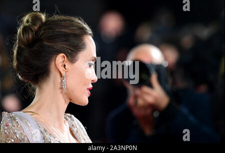 Angelina Jolie frequentando il Maleficent: padrona del male Premiere europeo tenutosi a Imax Waterloo a Londra. Picture Data: Mercoledì 9 ottobre 2019. Vedere PA storia SHOWBIZ Maleficent. Foto di credito dovrebbe leggere: Ian West/PA FILO Foto Stock