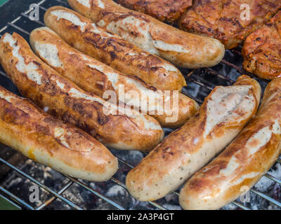 Il bratwurst alla brace Foto Stock