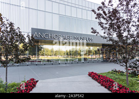 Ingresso al Museo di ancoraggio nel centro cittadino di Anchorage in Alaska,. Il museo è il più grande in Alaska e funzionalità tecnica da culture indigene e una varietà di artisti di Alaska e il mondo. Foto Stock