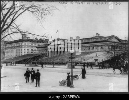 Stare davanti al Tesoro Bldg. Per Woodrow Wilson's inaugurazione Foto Stock