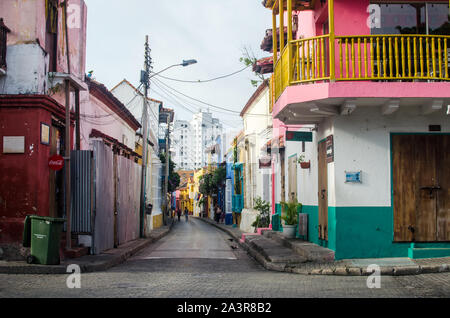 Eartly mattina per le strade della città murata di Cartagena Foto Stock