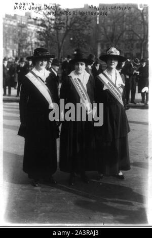 Suffragettes - Sig.ra John Blair, la sig.ra N. de R. Whitehouse, la sig.ra J.L. Laidlaw Foto Stock