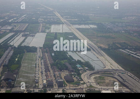 Bangkok, Thailandia - Dic 25, 2018. Vista aerea di Bangkok di autostrade. Bangkok è il centro commerciale di Thailandia, così come il Sud-est asiatico. Foto Stock