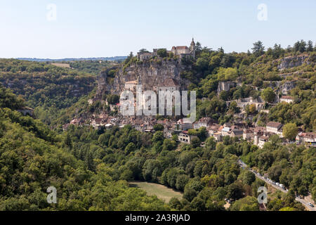 La città di pellegrinaggio di Rocamadour, città episcopale e santuario della Beata Vergine Maria, Lot, Midi-Pirenei, Francia Foto Stock