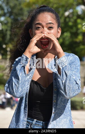 Giovane adulto Asiatici gridare femmina Foto Stock