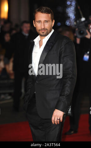 Foto deve essere accreditato ©Kate verde/Alpha premere 079965 08/12/2105 Matthias Schoenaerts la ragazza danese UK Premiere Odeon Leicester Square Londra Foto Stock