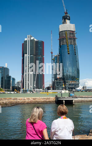 25.09.2019, Sydney, Nuovo Galles del Sud, Australia - nuovi grattacieli con la corona di Sydney progetto ancora in fase di costruzione e internazionale delle torri. Foto Stock