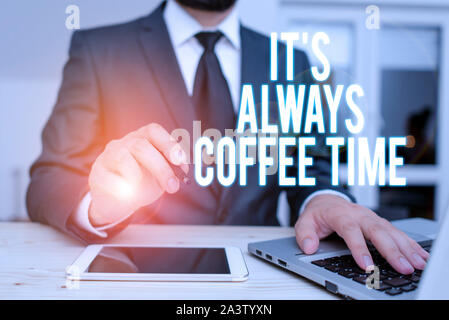 La grafia la scrittura di testo è sempre tempo di caffè. Foto concettuale preventivo per gli amanti della caffeina drink tutto il giorno Foto Stock