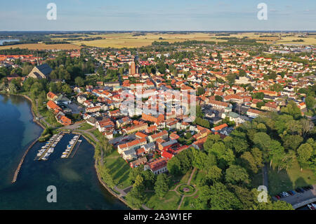 VADSTENA 20190719Drönarbild över Vadstena. Drone foto di Vadstena. Foto Jeppe Gustafsson Foto Stock