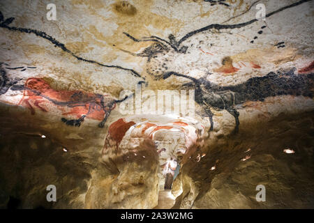 Lascaux IV - Montignac-Lascaux Centro internazionale per la Grotta Art. Fine dei lavori. Quasi una copia completa della grotta originale (2016/10/24) Foto Stock