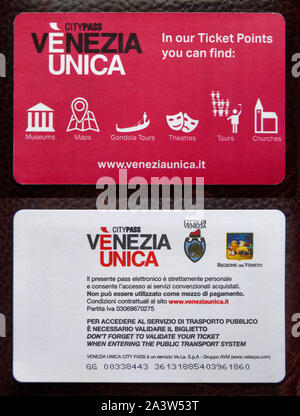 La Venezia di bus e vaporetto(Vaporetto) pass di un giorno. Foto Stock
