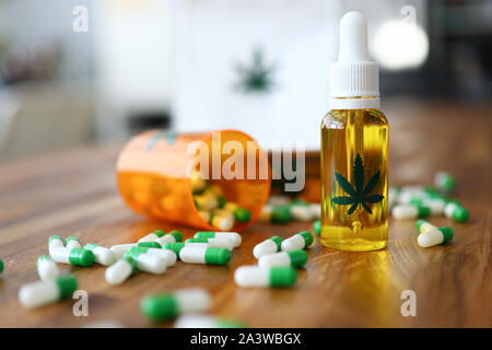 CBD olio con altri farmaci Foto Stock