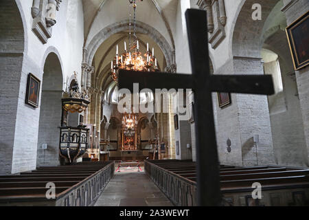 VARNHEM 20190625Varnhems klosterkyrka är en kyrkobyggnad som sedan 2018 tillhör Valle församling. Den ligger vid Billingen ho Skara kommun. Varnhem chiesa abbaziale. Foto Jeppe Gustafsson Foto Stock