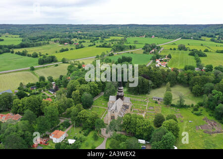 VARNHEM 20190625Varnhems klosterkyrka är en kyrkobyggnad som sedan 2018 tillhör Valle församling. Den ligger vid Billingen ho Skara kommun. Varnhem chiesa abbaziale. Foto Jeppe Gustafsson Foto Stock