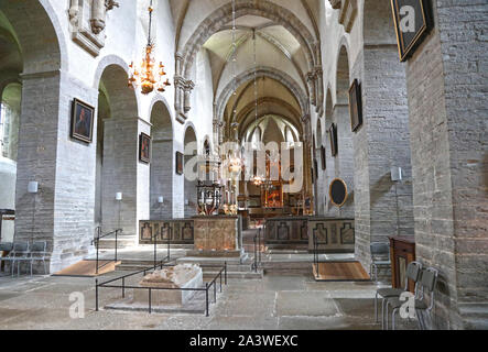 VARNHEM 20190625Varnhems klosterkyrka är en kyrkobyggnad som sedan 2018 tillhör Valle församling. Den ligger vid Billingen ho Skara kommun. Varnhem chiesa abbaziale. Foto Jeppe Gustafsson Foto Stock