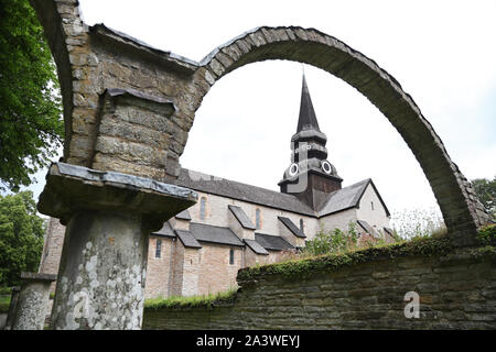 VARNHEM 20190625Varnhems klosterkyrka är en kyrkobyggnad som sedan 2018 tillhör Valle församling. Den ligger vid Billingen ho Skara kommun. Varnhem chiesa abbaziale. Foto Jeppe Gustafsson Foto Stock