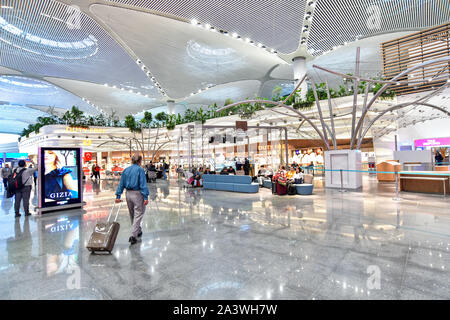 La Turchia. Istanbul Ataturk, inaugurato dal Presidente turco Recep Tayyip Erdogan il 29 ottobre 2018, è il più grande aeroporto in termini di Foto Stock