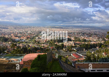 Vista di Cuenca dal Mirador Turi, Cuenca, Ecuador Foto Stock