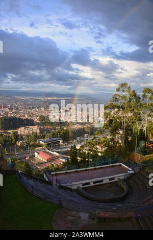 Bellissimo arcobaleno, Cuenca, Ecuador Foto Stock