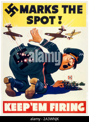 American, US, WW2, Produttività poster, X (svastica simbolo), segna il punto!, (target), mantenere 'em sparando!, (US aeroplani target Hitler figura il retro), 1941-1945 Foto Stock
