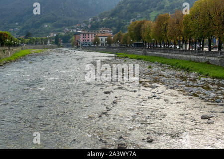 SAN PELLEGRINO, LOMBARDIA/Italia - 5 ottobre : vista lungo il fiume Brembo a San Pellegrino Lombardia Italia il 5 ottobre 2019 Foto Stock