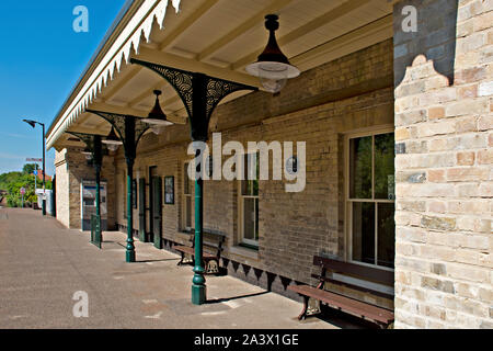 Il restaurato Wickham mercato Stazione ferroviaria a est la linea di Suffolk a Campsea Ashe Foto Stock